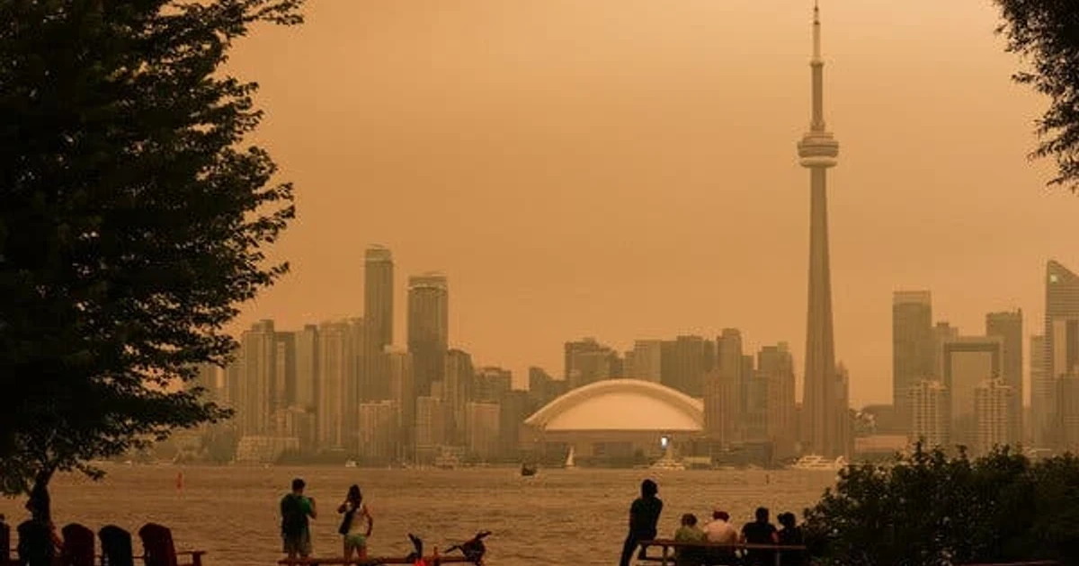 Toronto air quality turns hazardous as wildfire smoke spreads south