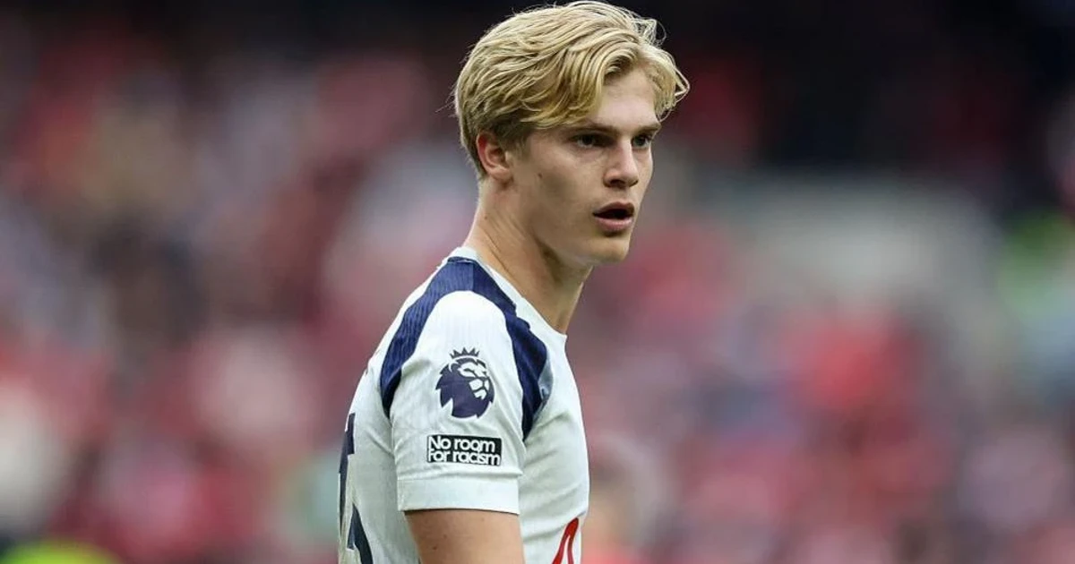 Nottingham Forest prepare £45m bid for Tottenham’s Lucas Bergvall