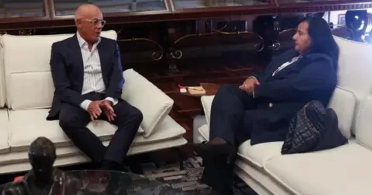 Venezuela government to begin formal talks with some opposition members