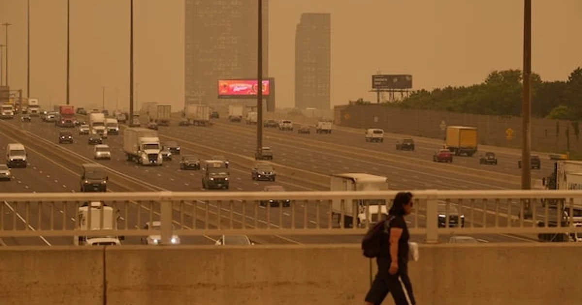 Ontario wildfires force evacuations as smoke chokes Toronto and Thunder Bay