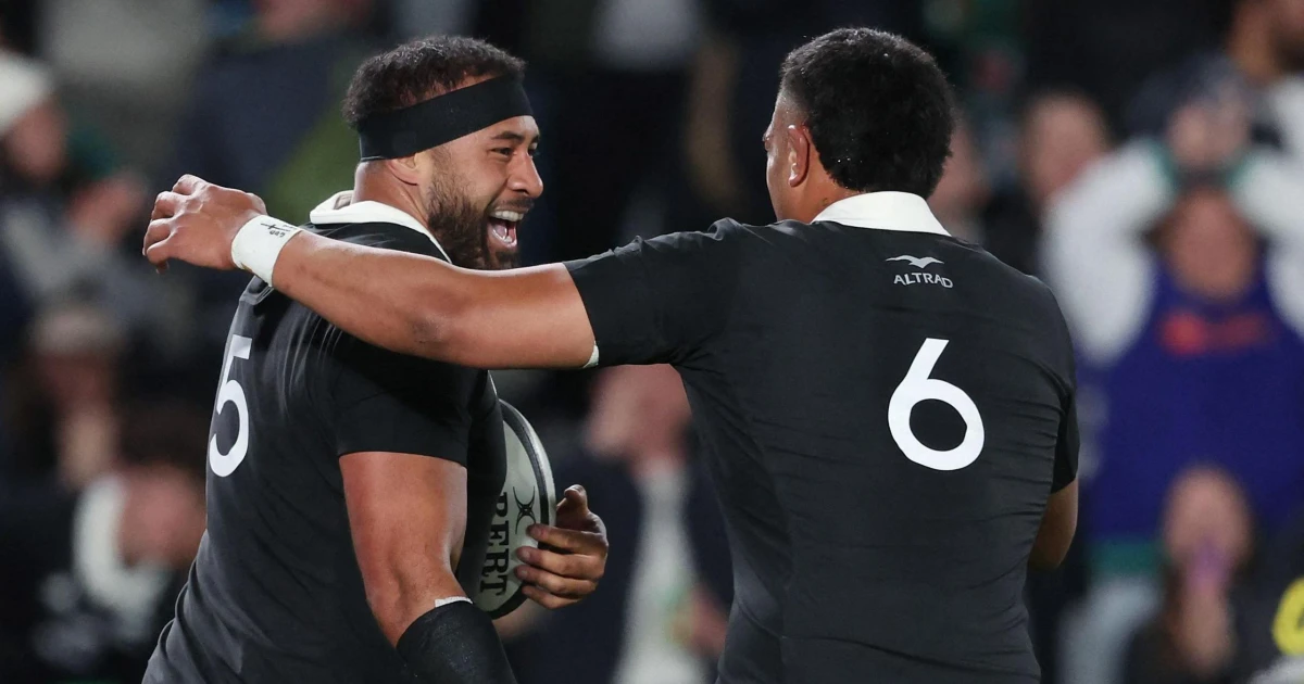 New Zealand score five tries to crush Ireland at Eden Park