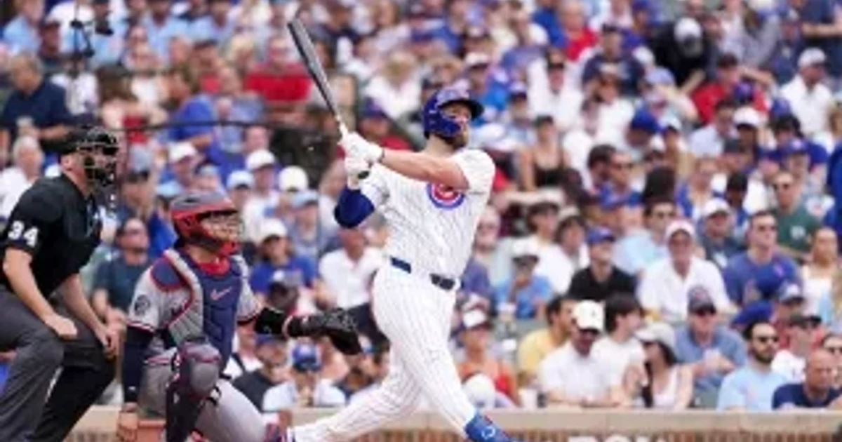 Rizzo catches Busch homer at Wrigley in Cubs-Twins game