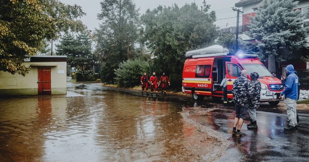 Flash flooding and storms slam New York City, air quality improves
