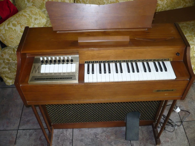 Magnus Organ Corporation — Wikimedia Commons