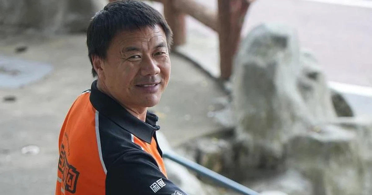 Chinese delivery rider wins top Lu Xun literature prize for poetry