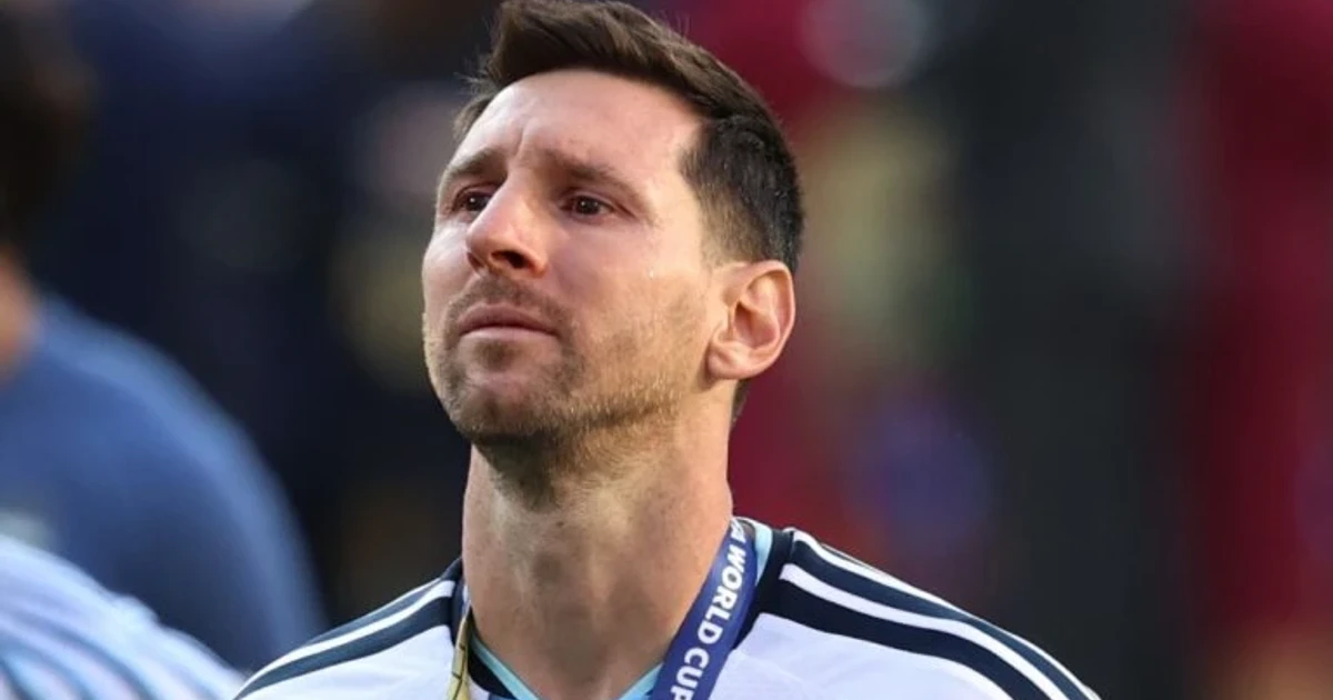 Messi in tears after Argentina lose World Cup final to Spain