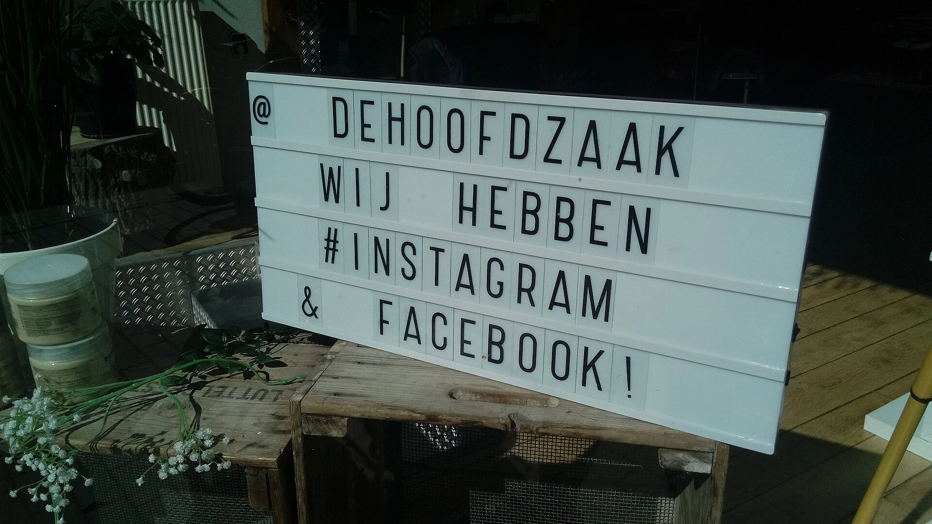 Facebook — Wikimedia Commons
