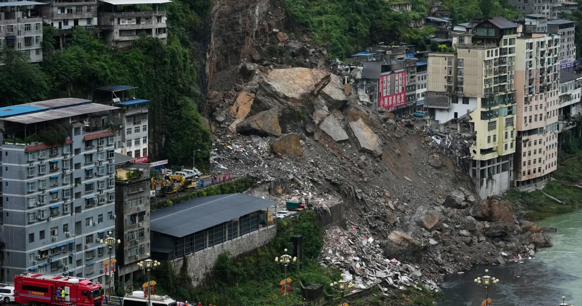 China landslide kills eight, 34 missing in Chongqing rescue effort