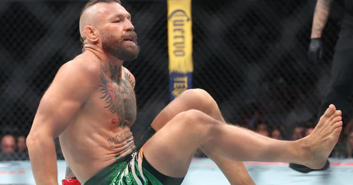 McGregor tears ACL in shortened return fight against Holloway