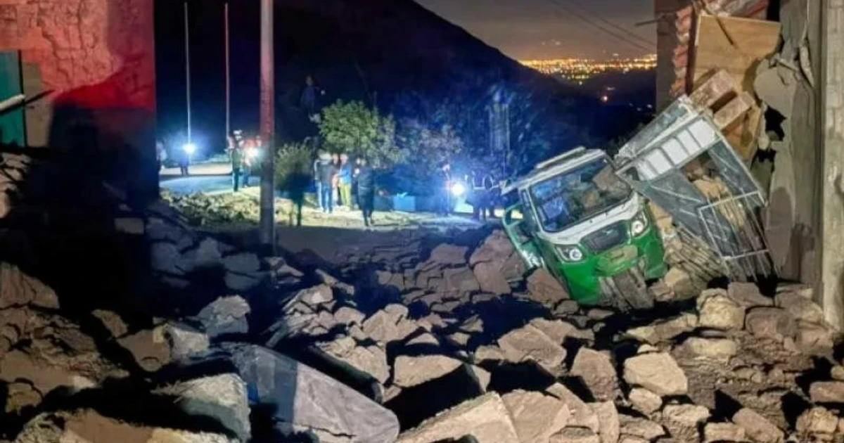 Two earthquakes in Peru leave several dead and injured