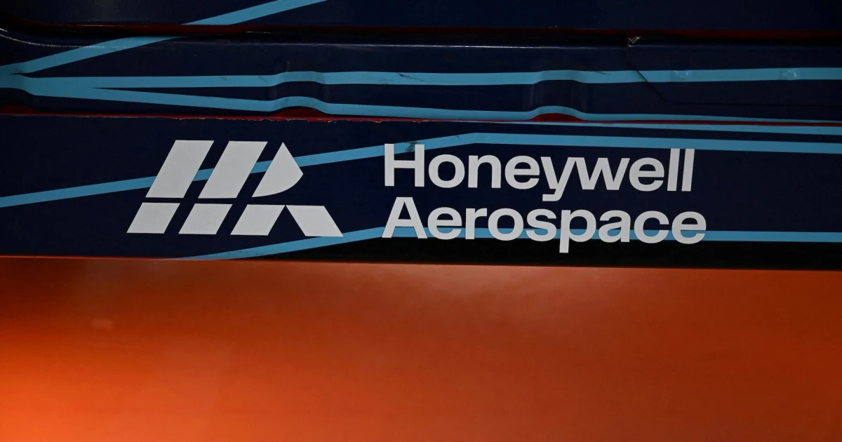 Honeywell wins IndiGo avionics deal, Aeromexico adds runway safety tech