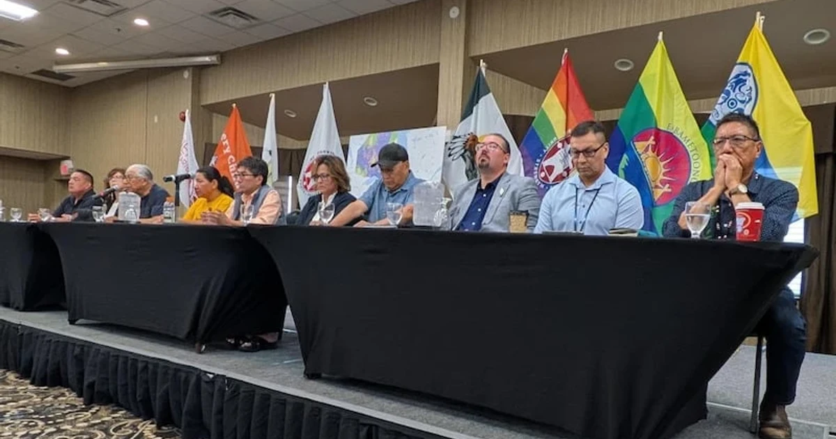 Northwestern Ontario evacuees blast response as wildfire crisis deepens