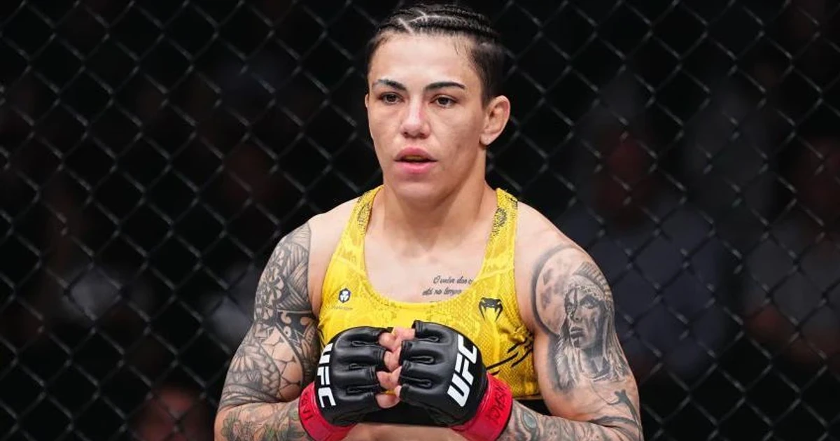 Jessica Andrade takes delivery jobs while recovering from injury