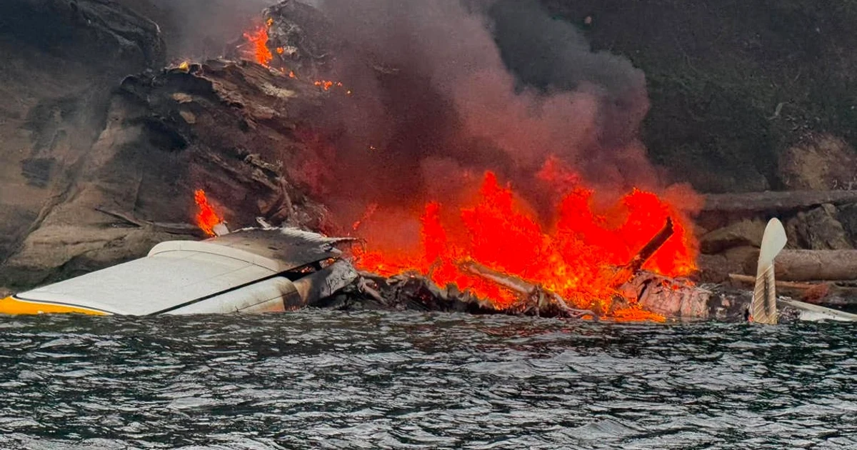 Tourist floatplane crashes off Washington coast, all 11 survive