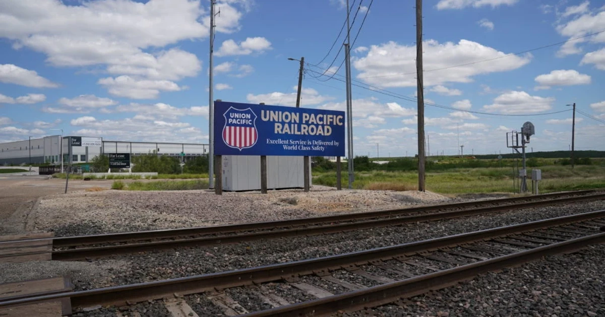 11 indicted after six migrants die in Texas rail cargo container