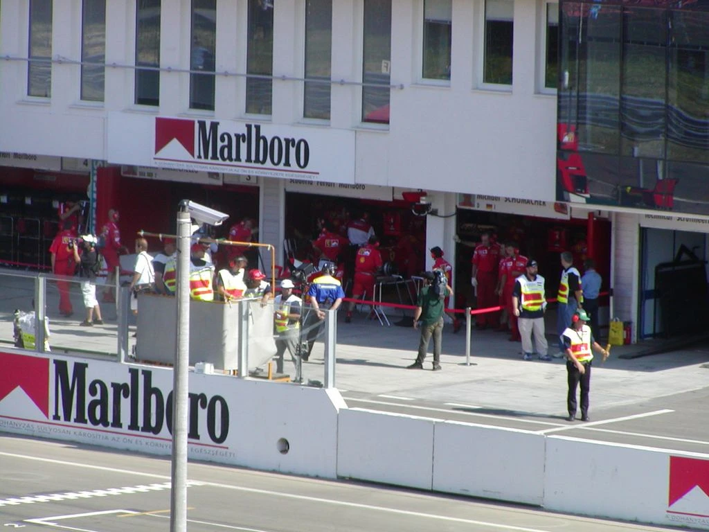 Ferrari — Wikimedia Commons