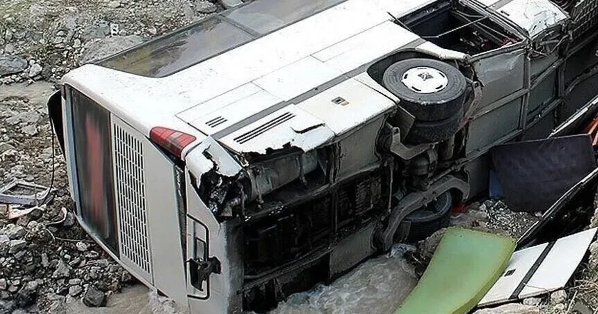 35 killed in bus collision on Syria highway near Palmyra