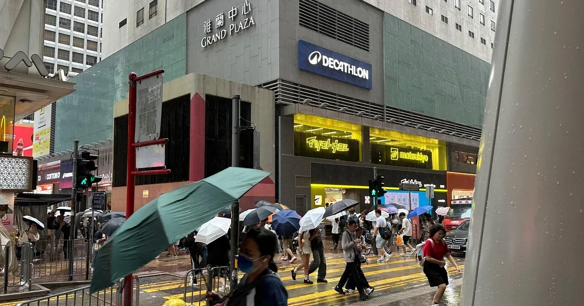 Southern China evacuates 340,000 as Typhoon Noul nears