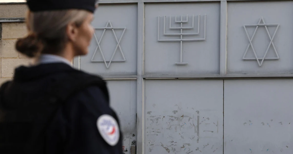 France detains six in suspected plot against synagogue