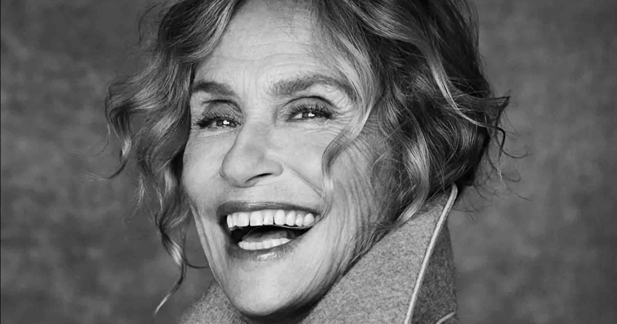Lauren Hutton recalls rise from rejection to modeling icon