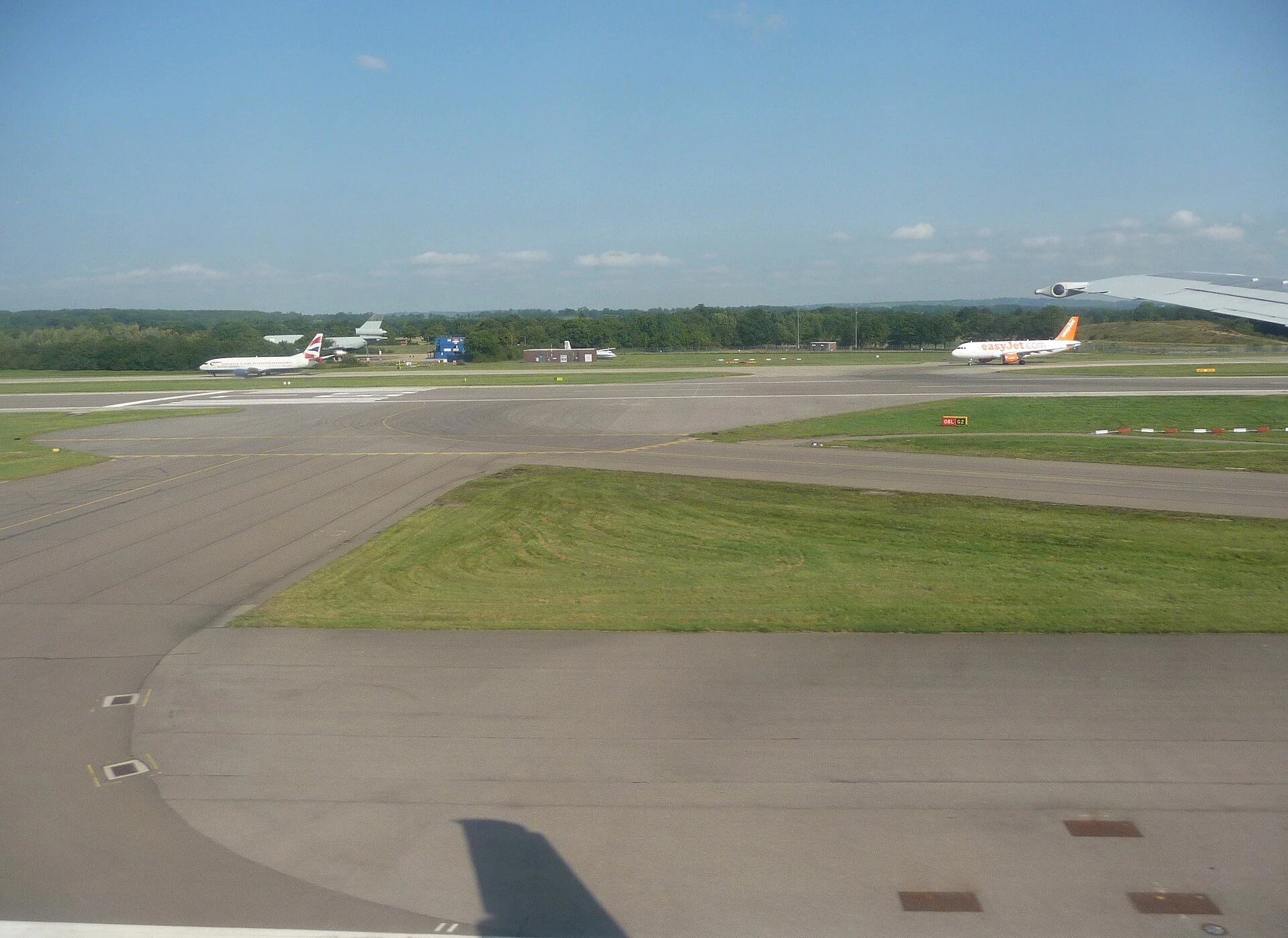 Gatwick Airport — Wikimedia Commons