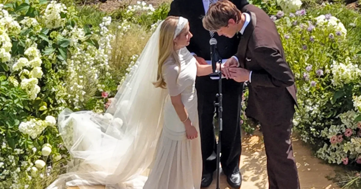 Emma Roberts marries Cody John in Idaho wedding