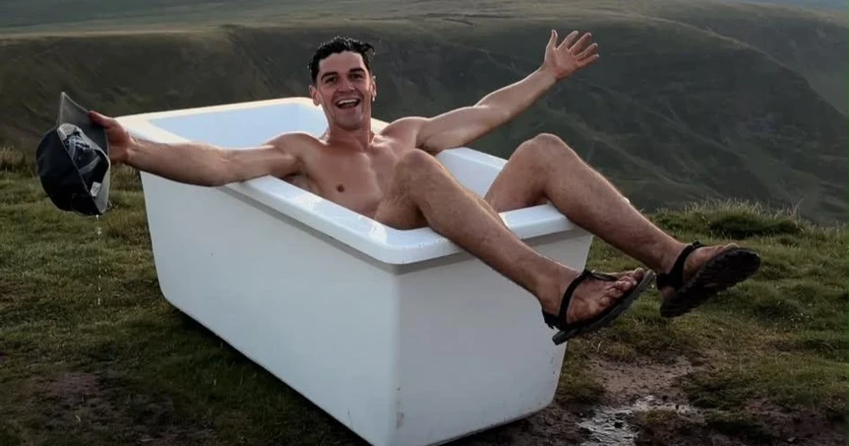 Content creator apologizes after leaving bathtub on Pen y Fan summit