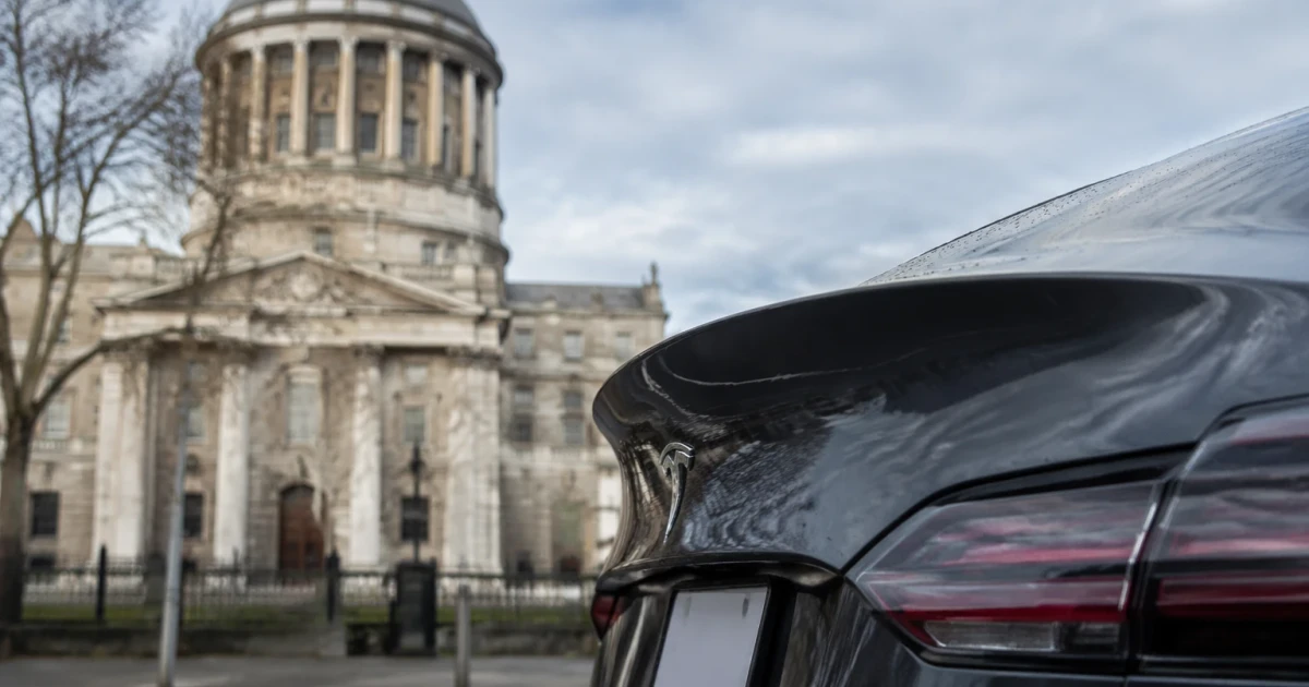 Tesla wins bid to revive UK lawsuit over 5G patent licensing