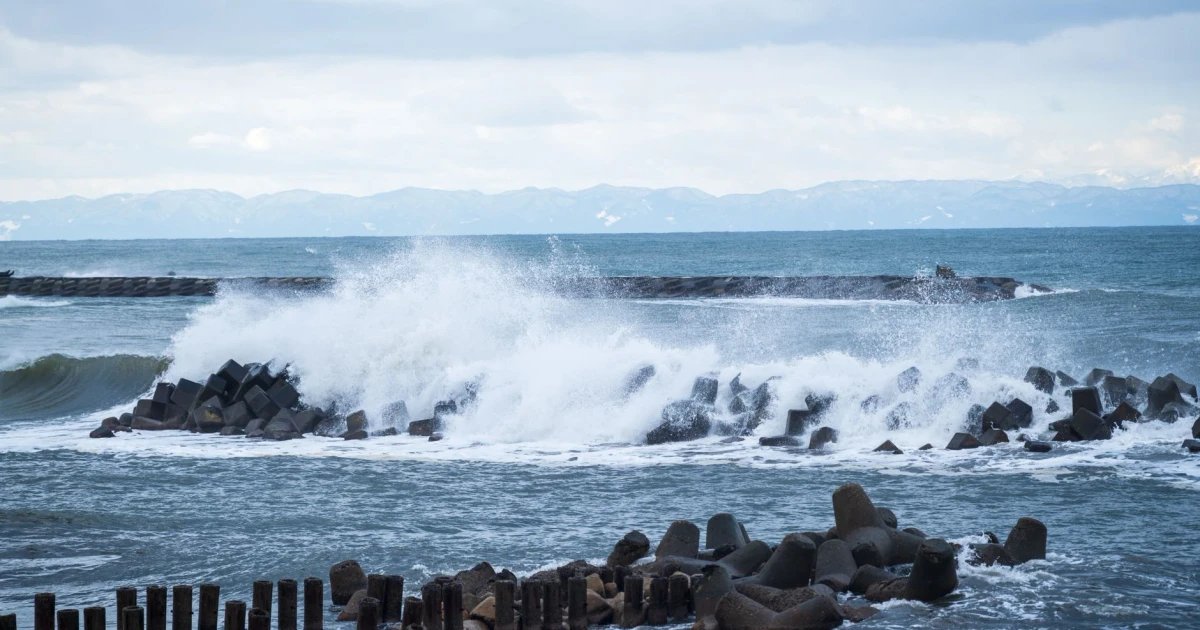 Japan’s Kyushu rocked by 7.1 quake, tsunami warning issued