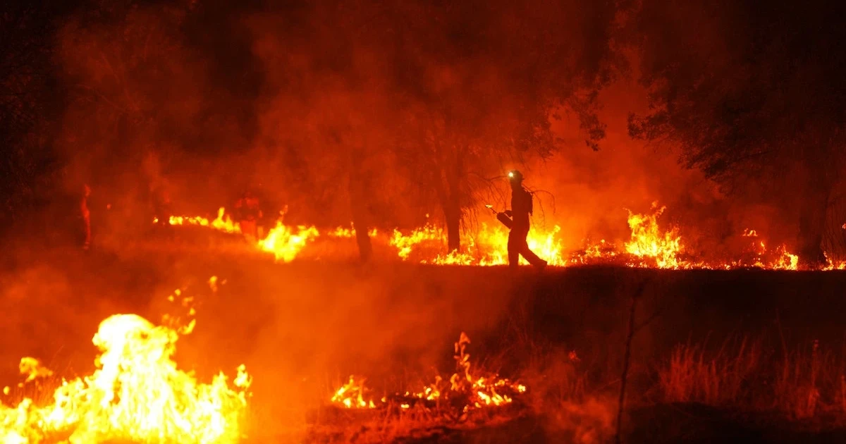 Heatwave threatens containment of Gironde wildfire as evacuations mount