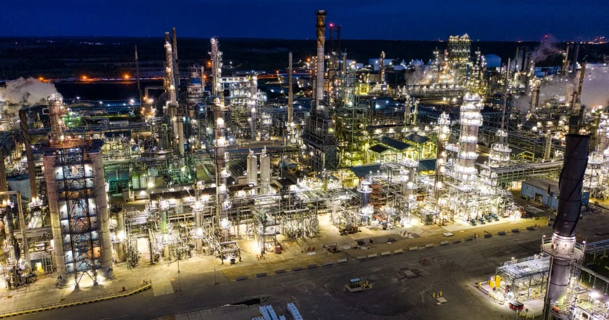 Oil prices rebound more than $2 on tighter U.S. supply fears