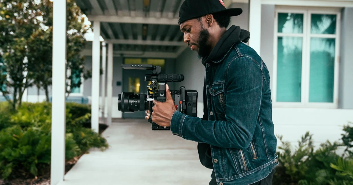 Noah Blau turns errands into cult-hit videos