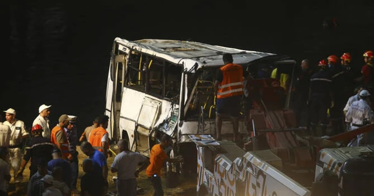 25 killed, 44 injured as bus plunges into ravine near Algiers