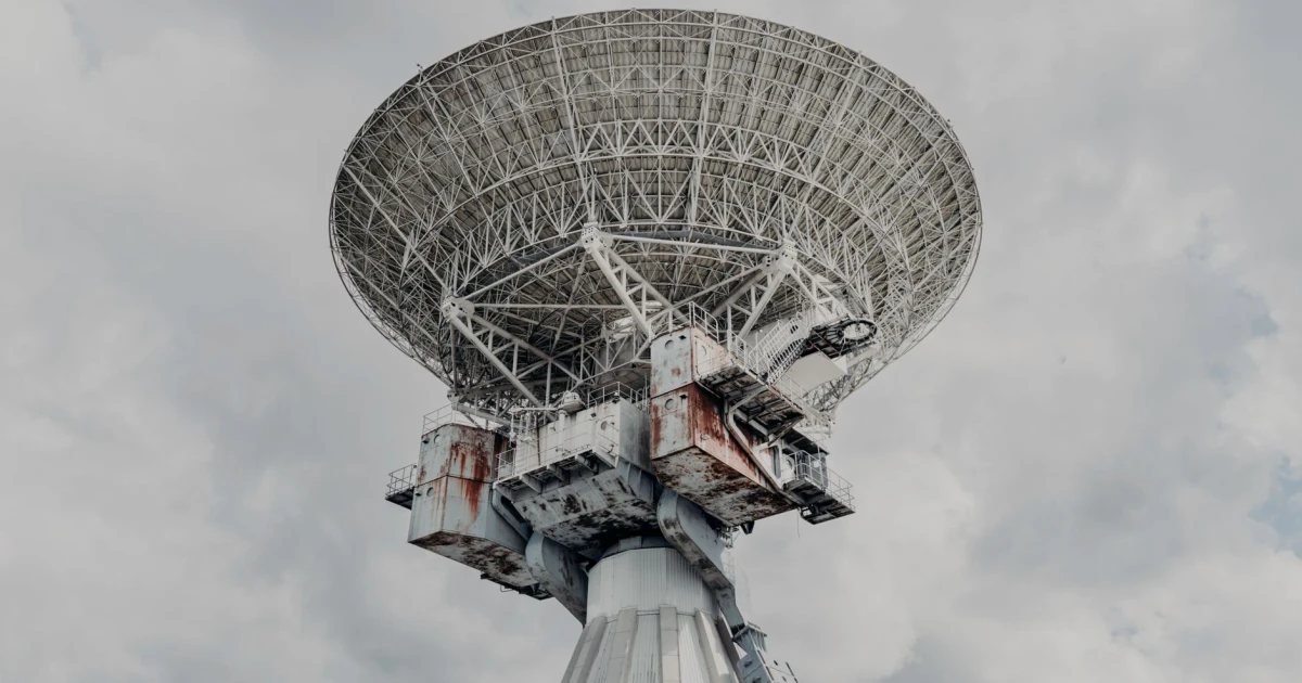 SpaceX and governments fight for control of valuable radio spectrum