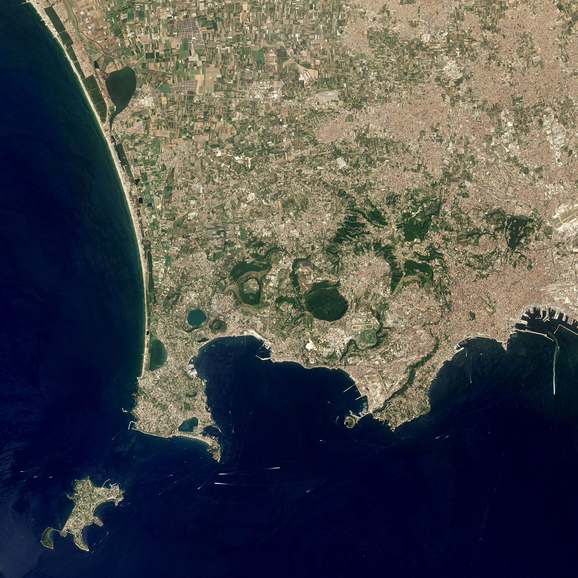 Campi Flegrei — Wikimedia Commons