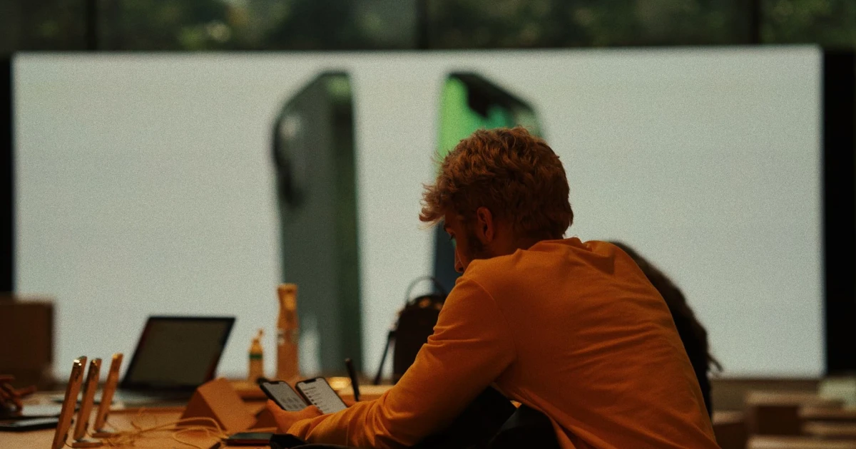 Apple shares fall as supply snags cloud iPhone demand outlook
