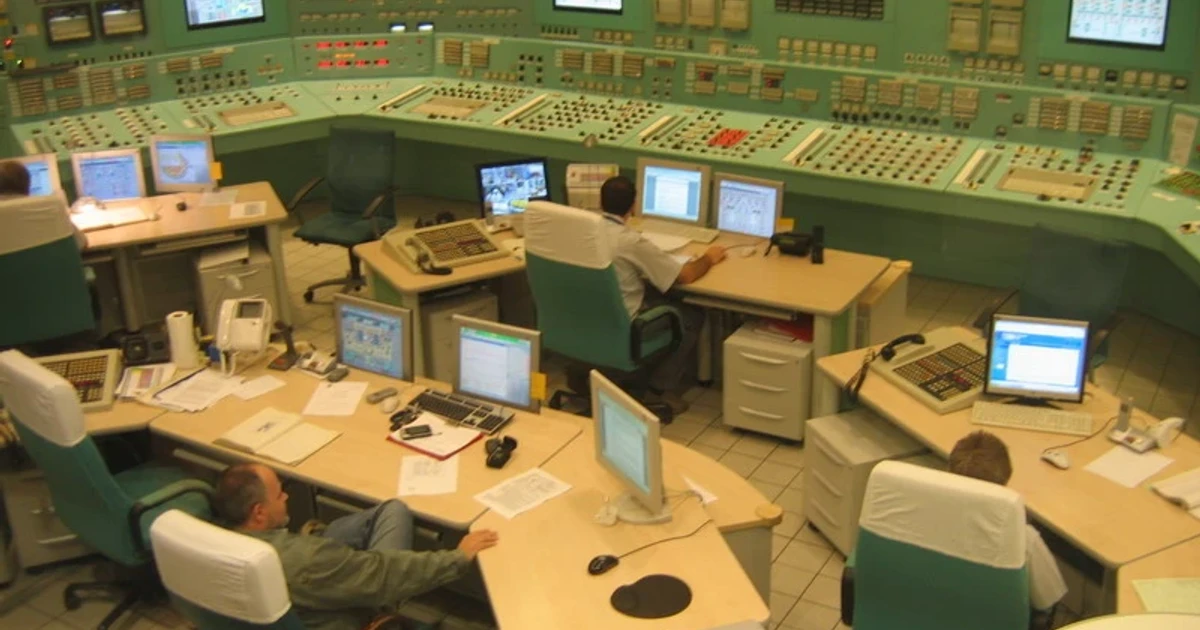 Hungary's Paks nuclear plant may shut down as Danube water falls