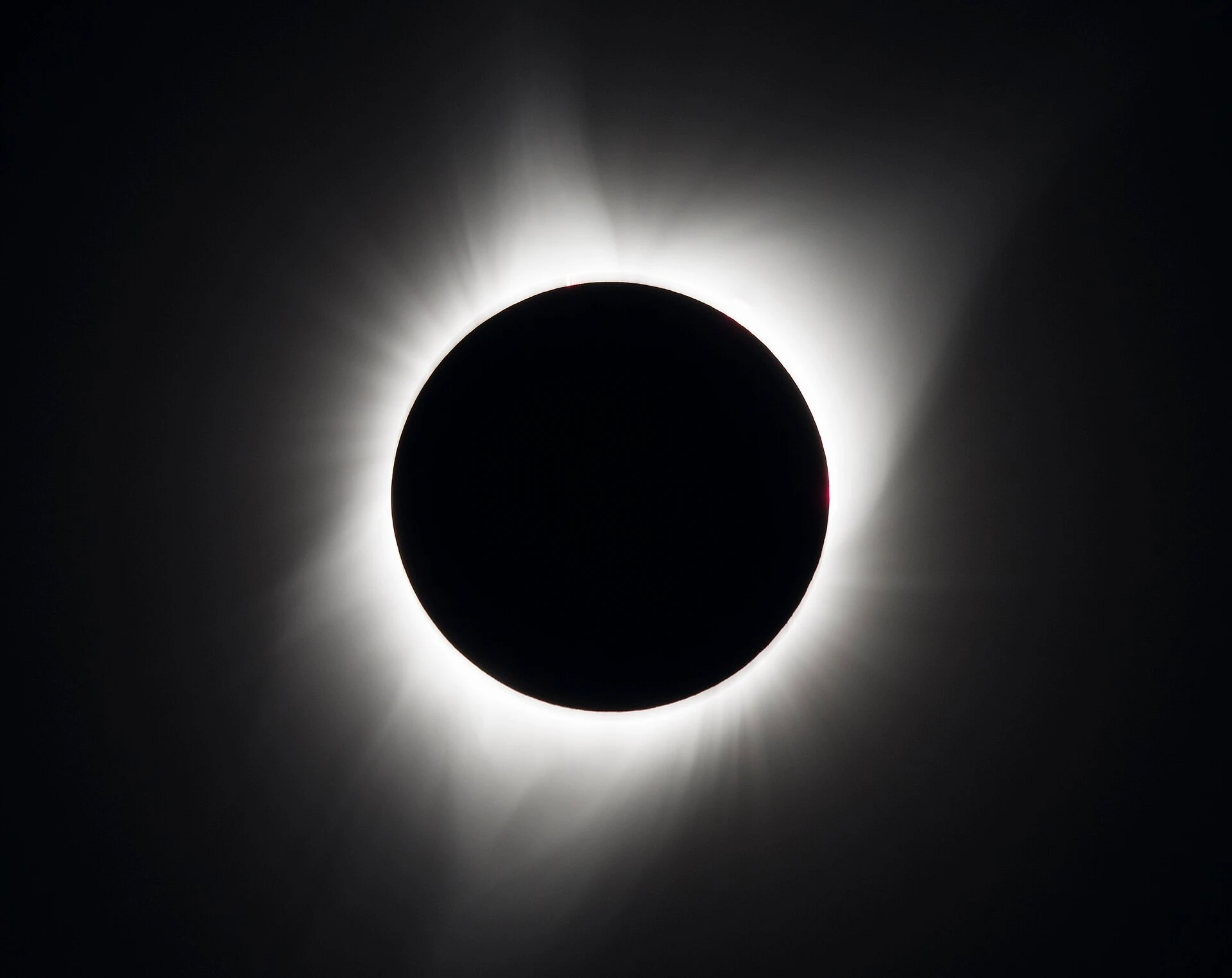 Total solar eclipse — Wikimedia Commons