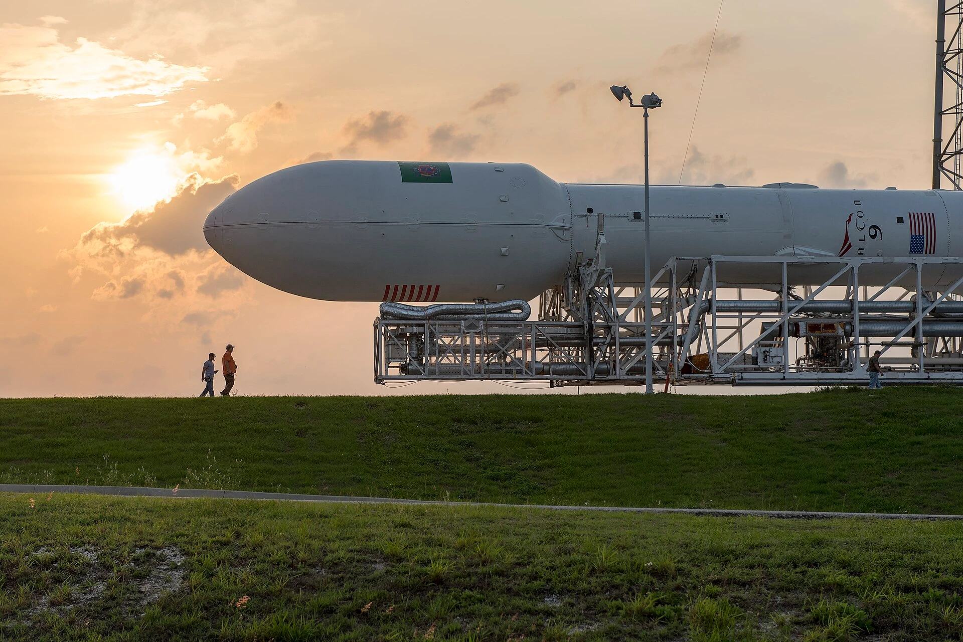 SpaceX — Wikimedia Commons