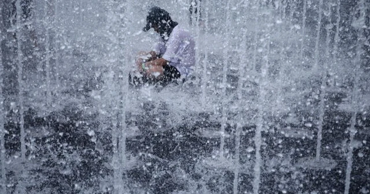 Severe heatwave grips Korean Peninsula, triggering emergency measures