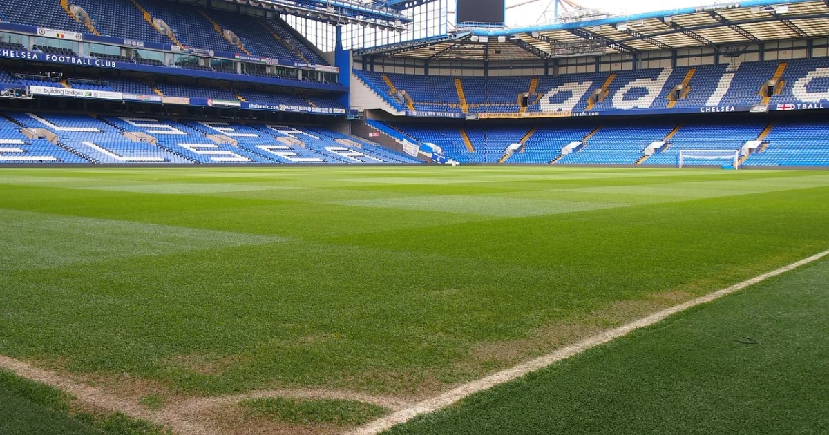 Chelsea close in on Pep Chavarria deal with Rayo Vallecano