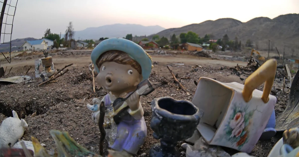 Washington wildfires destroy hundreds of homes, arson suspect appears in court