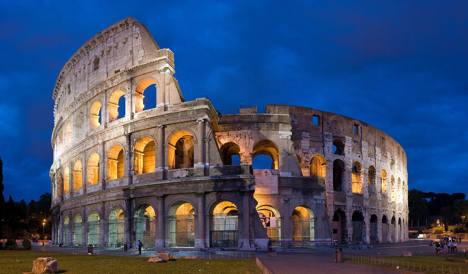 Colosseum — Wikimedia Commons