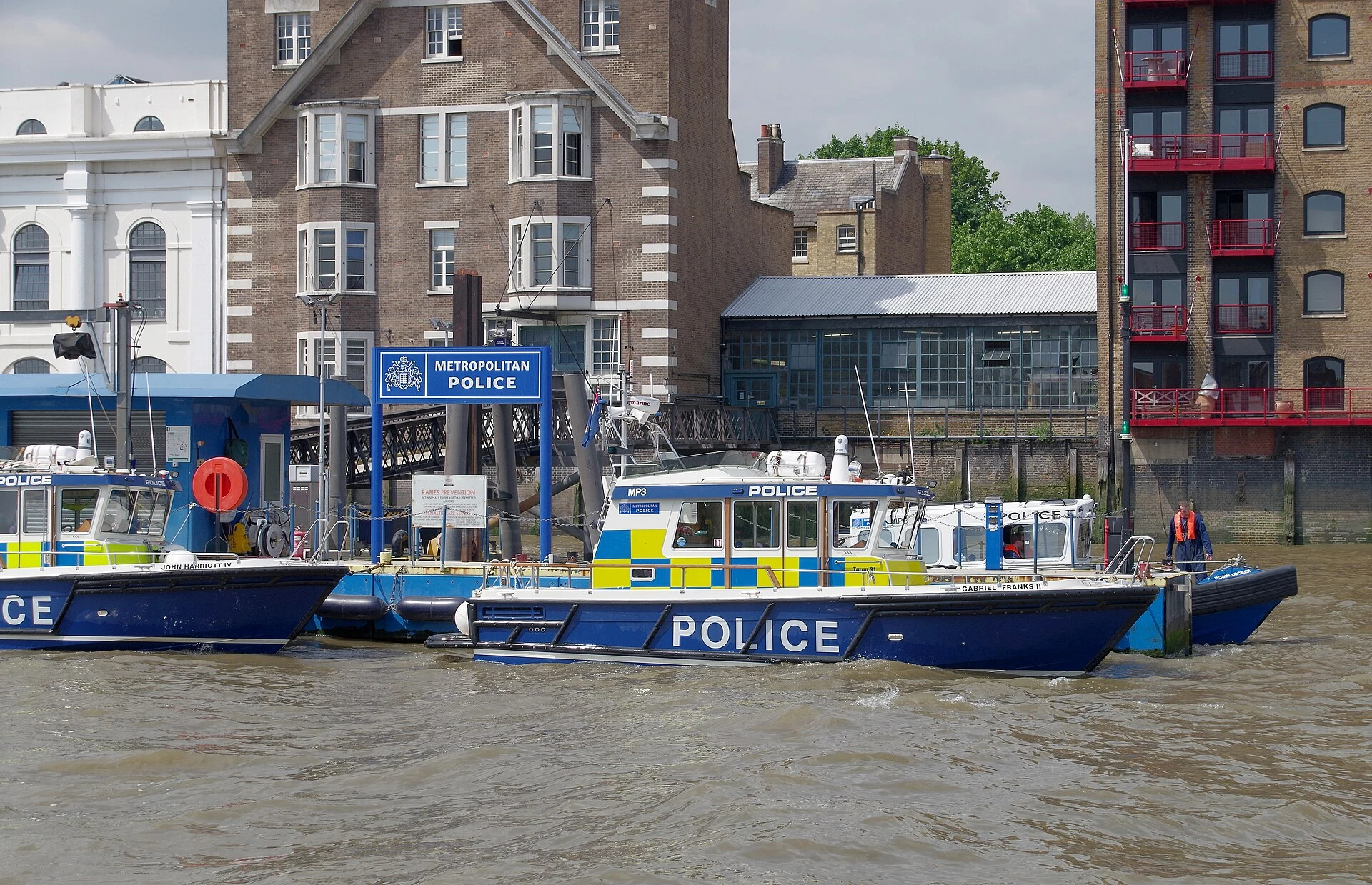 Metropolitan Police — Wikimedia Commons