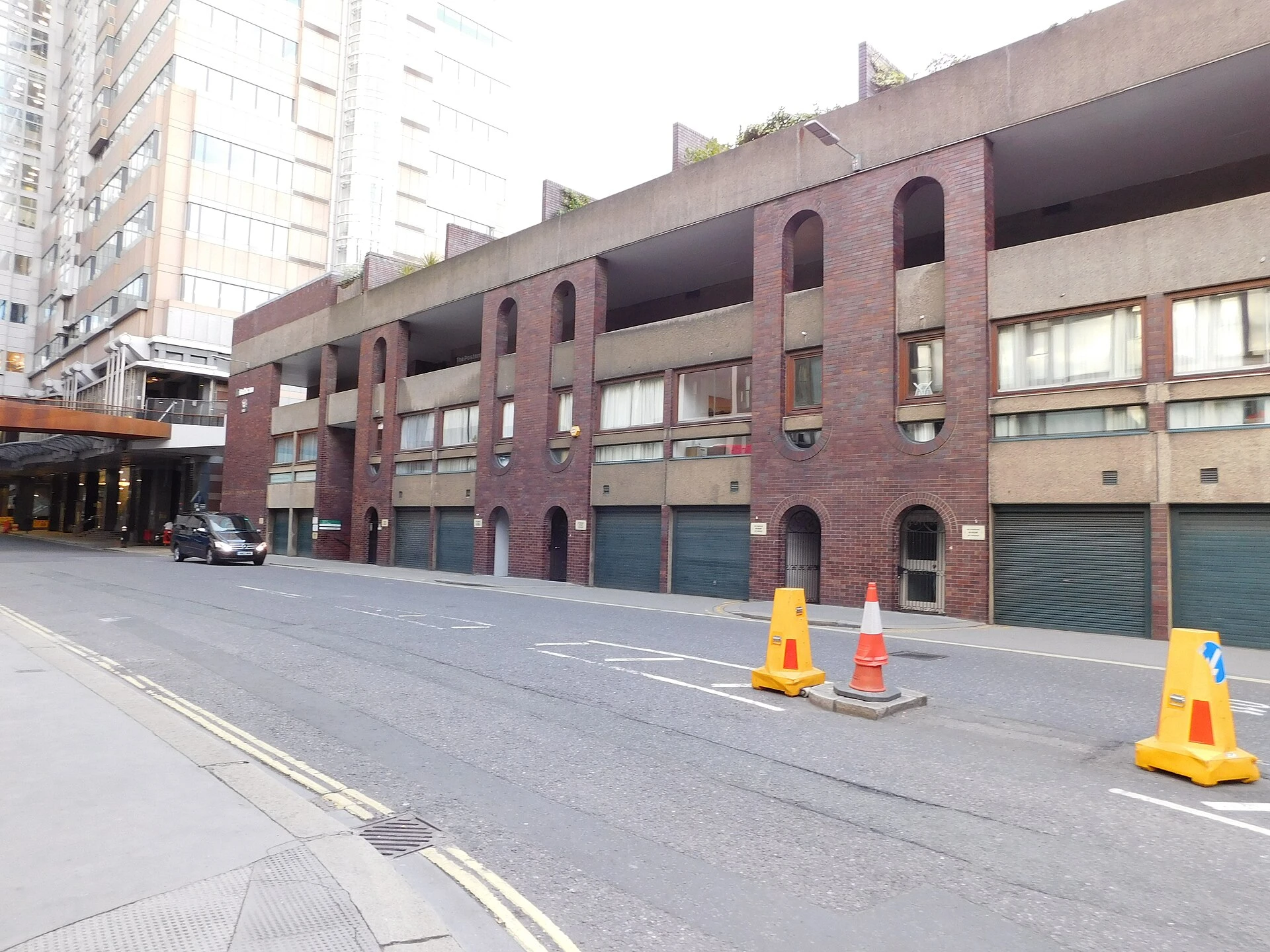 The Barbican Estate — Wikimedia Commons