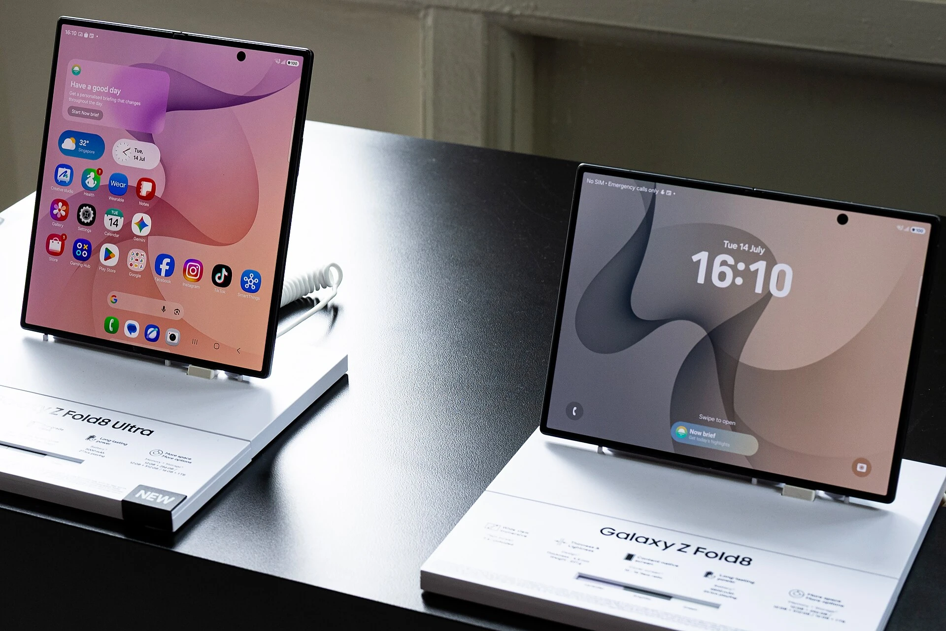 Samsung Galaxy Z Fold8 Ultra — Wikimedia Commons