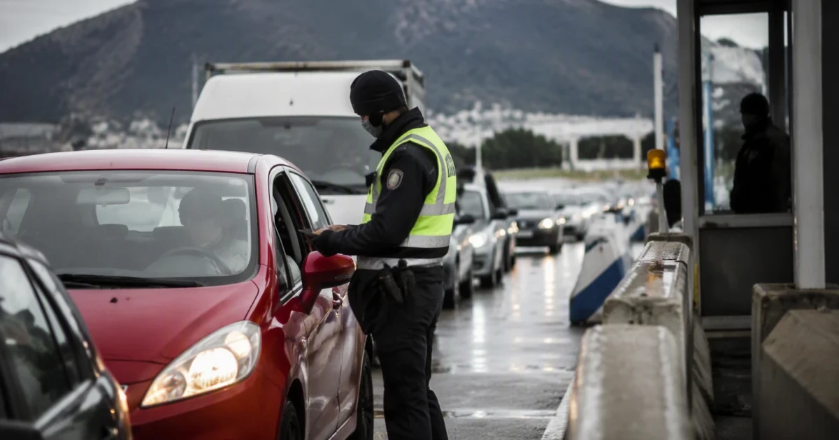 Spain imposes border checks on Italians in tit-for-tat move