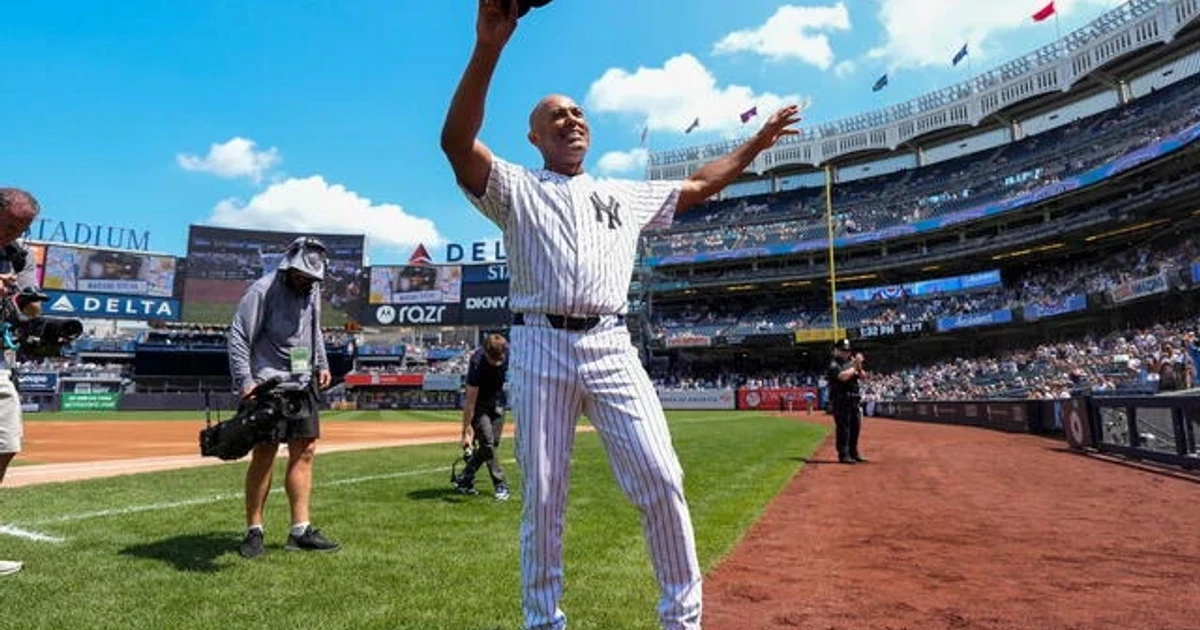 Mariano Rivera returns to Yankee Stadium after Achilles injury