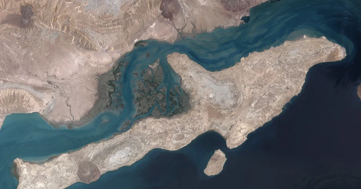 Iran says Strait of Hormuz deal near, but reopening remains distant