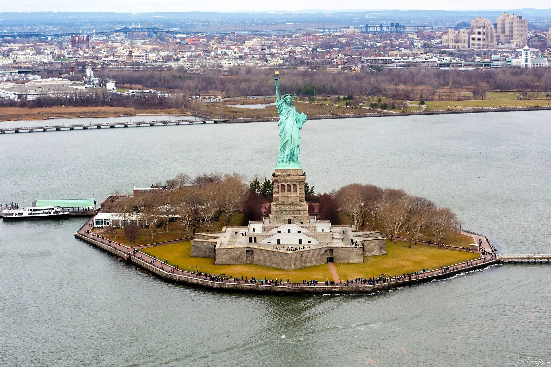 Liberty Island — Wikimedia Commons